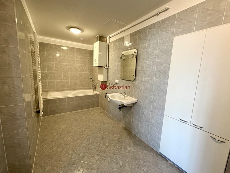 Pronájem kanceláře 71 m² - foto 6