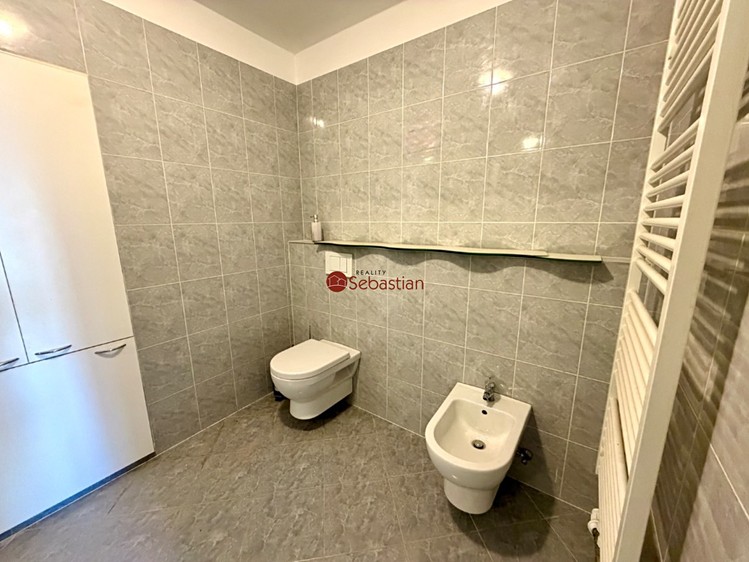 Pronájem kanceláře 71 m² - foto 5