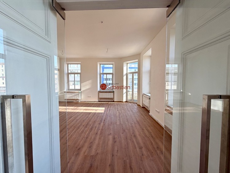 Pronájem kanceláře 106 m² - foto 5