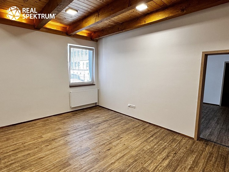 Pronájem kanceláře 125 m² - foto 6