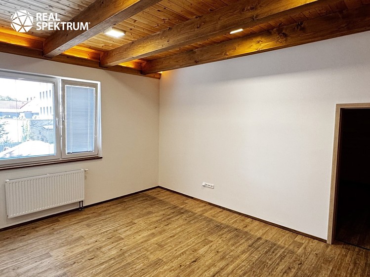 Pronájem kanceláře 125 m² - foto 8