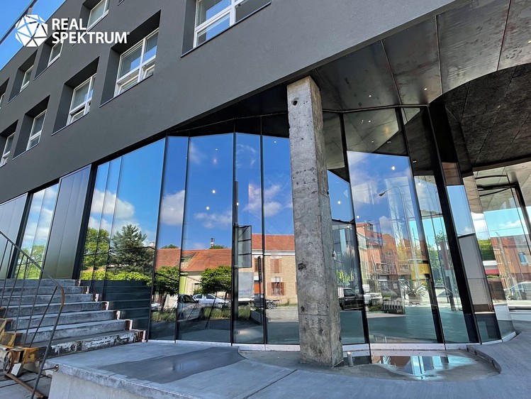 Pronájem kanceláře 54 m² - foto 1