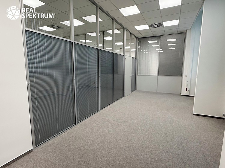 Pronájem kanceláře 100 m² - foto 4
