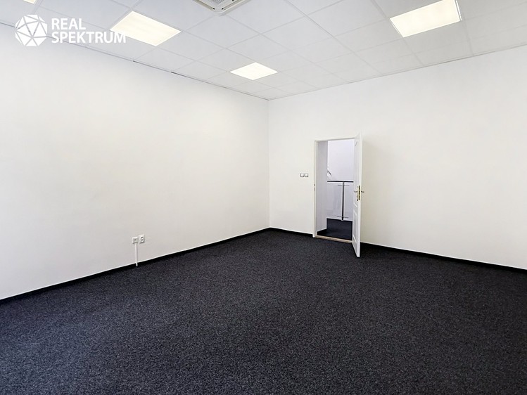 Pronájem kanceláře 89 m² - foto 3