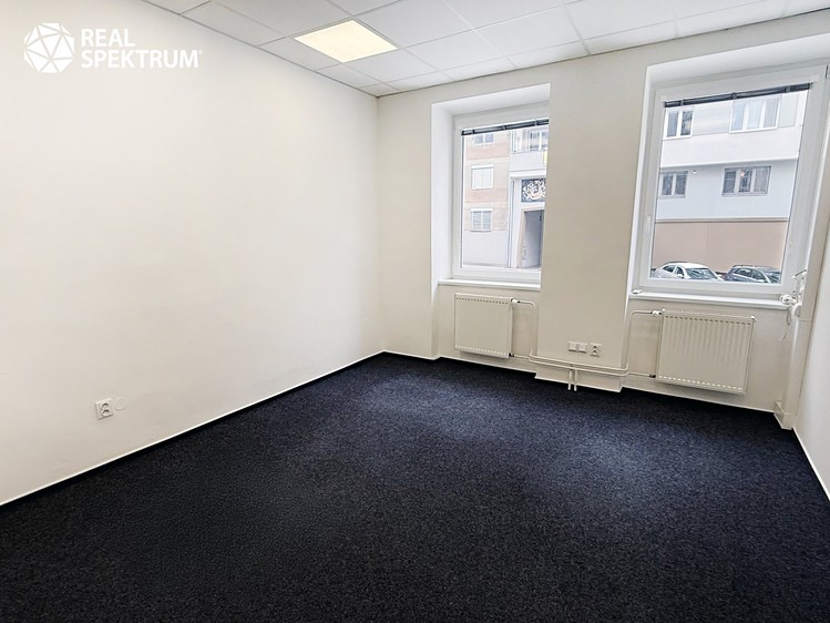Pronájem kanceláře 89 m² - foto 4