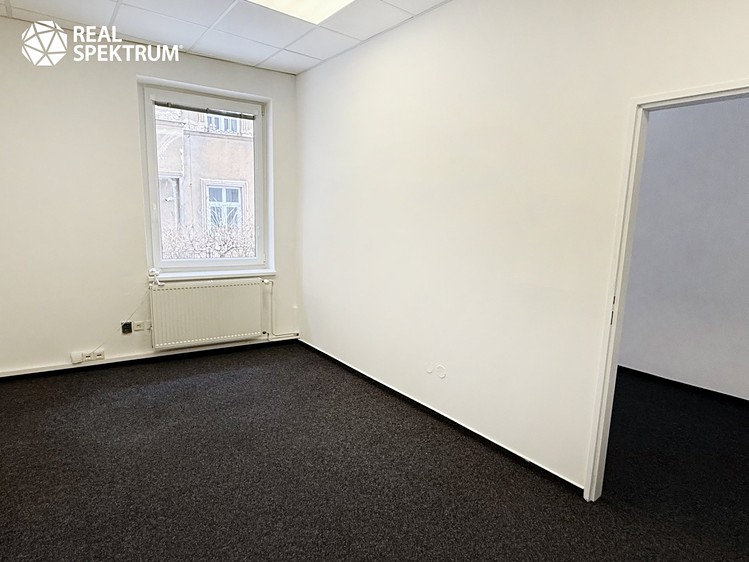 Pronájem kanceláře 89 m² - foto 5