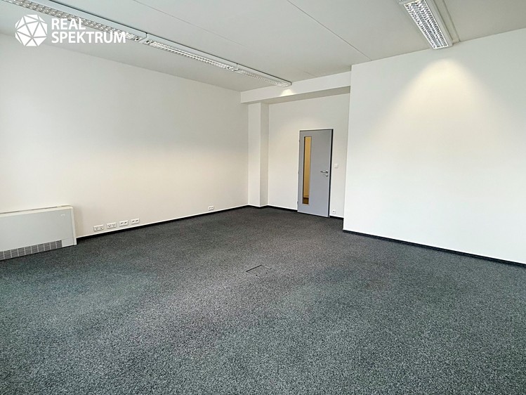 Pronájem kanceláře 71 m² - foto 4
