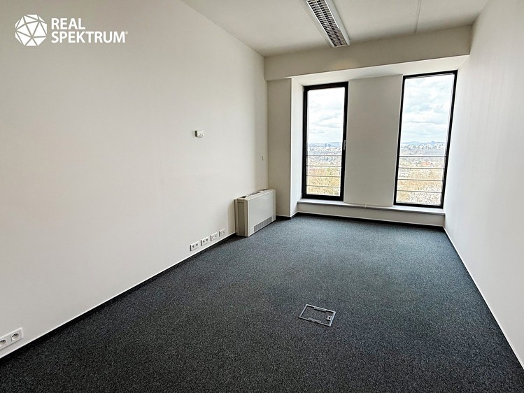 Pronájem kanceláře 71 m² - foto 3