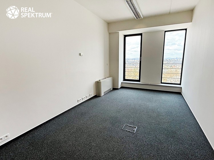 Pronájem kanceláře 71 m² - foto 6