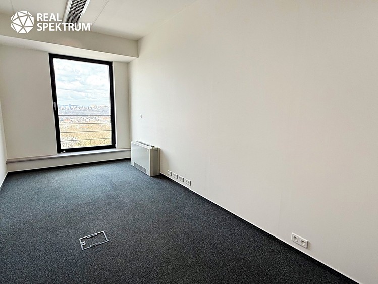 Pronájem kanceláře 71 m² - foto 5