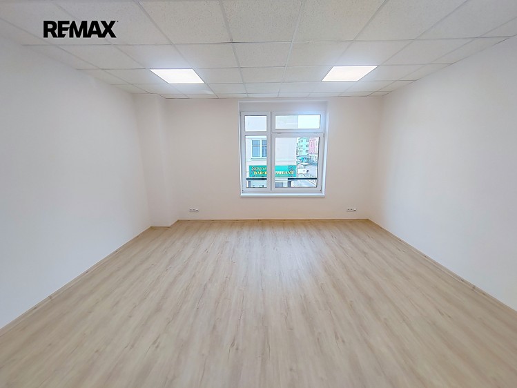 Pronájem kanceláře 88 m² - foto 4