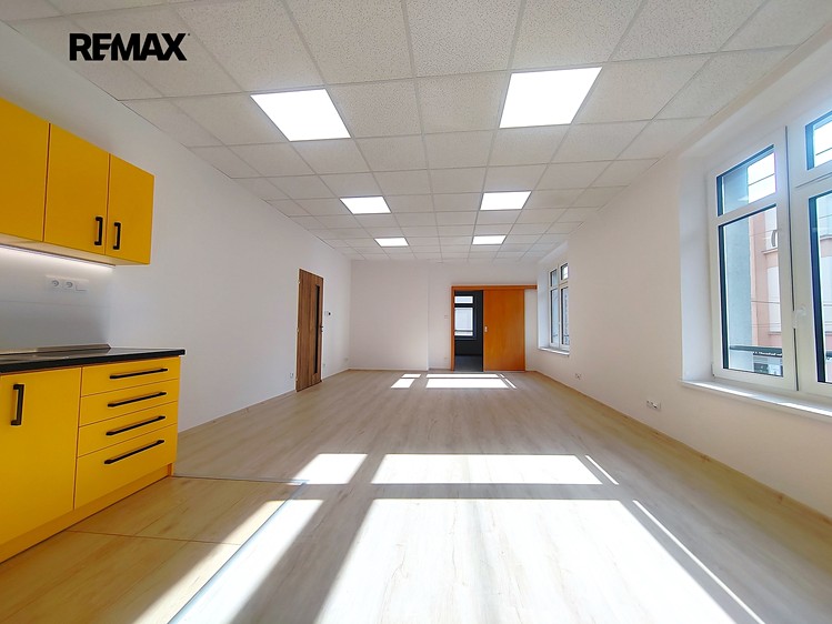 Pronájem kanceláře 88 m² - foto 8