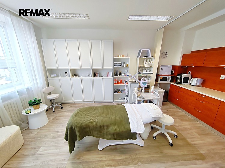 Pronájem kanceláře 38 m² - foto 4