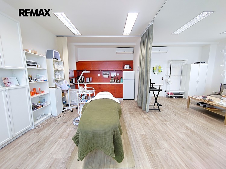 Pronájem kanceláře 38 m² - foto 5