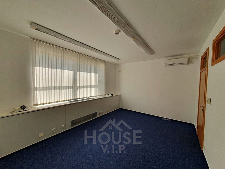 Pronájem kanceláře 65 m² - foto 6