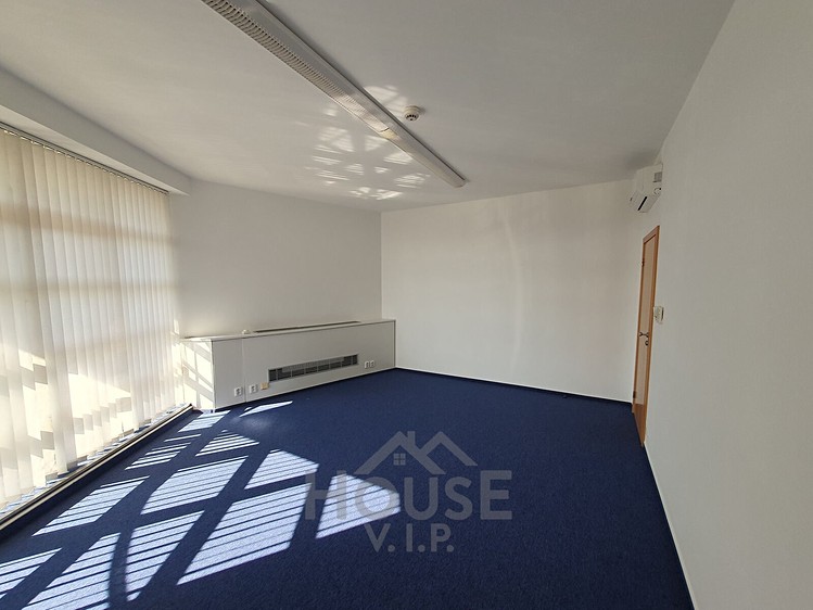 Pronájem kanceláře 65 m² - foto 5