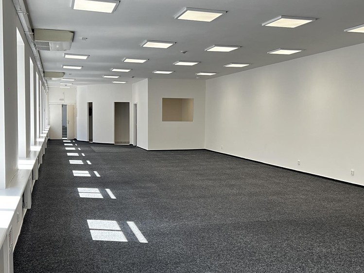 Pronájem kanceláře 170 m² - foto 4