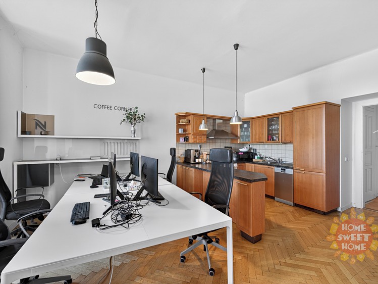 Pronájem kanceláře 141 m² - foto 2