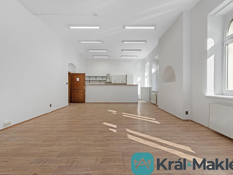 Pronájem kanceláře 97 m² - foto 2