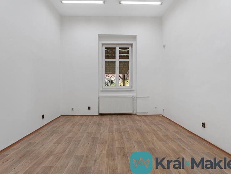Pronájem kanceláře 97 m² - foto 4