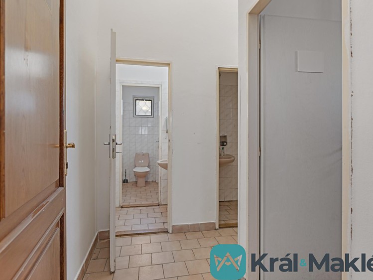 Pronájem kanceláře 97 m² - foto 6