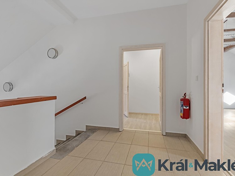 Pronájem kanceláře 497 m² - foto 8