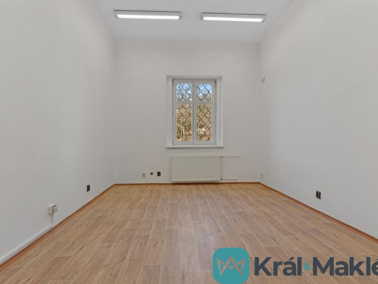 Pronájem kanceláře 100 m² - foto 4