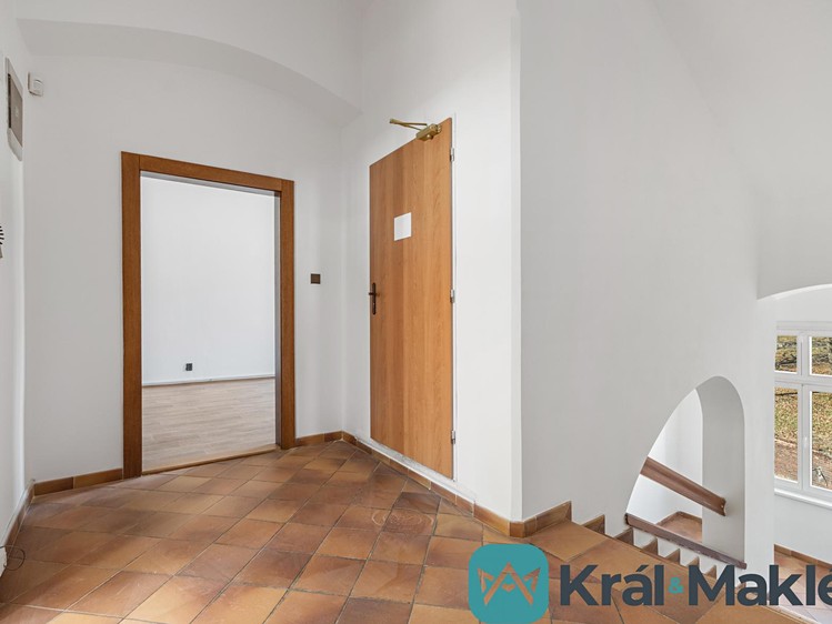 Pronájem kanceláře 100 m² - foto 5
