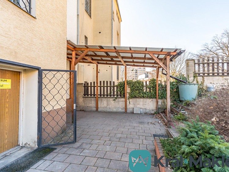 Pronájem kanceláře 100 m² - foto 6