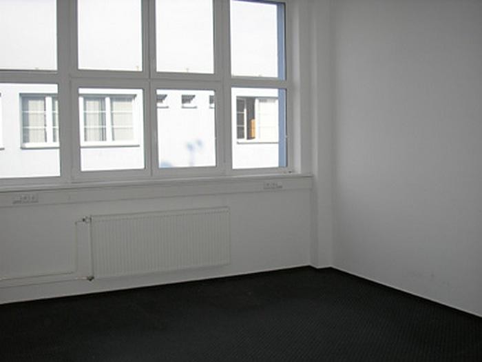 Pronájem kanceláře 22 m² - foto 4