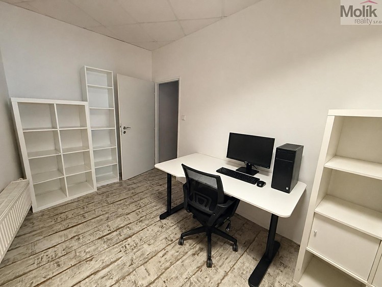 Pronájem kanceláře 59 m² - foto 3