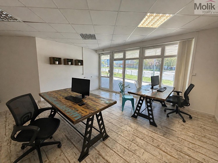 Pronájem kanceláře 59 m² - foto 2