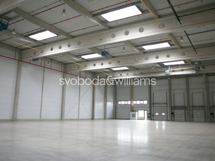 Pronájem výrobní haly, prostoru 9 008 m² - foto 3