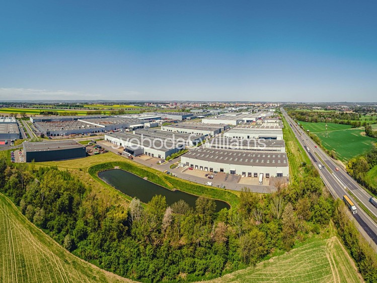 Pronájem výrobní haly, prostoru 1 359 m² - foto 4
