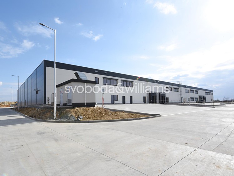 Pronájem výrobní haly, prostoru 2 140 m² - foto 4