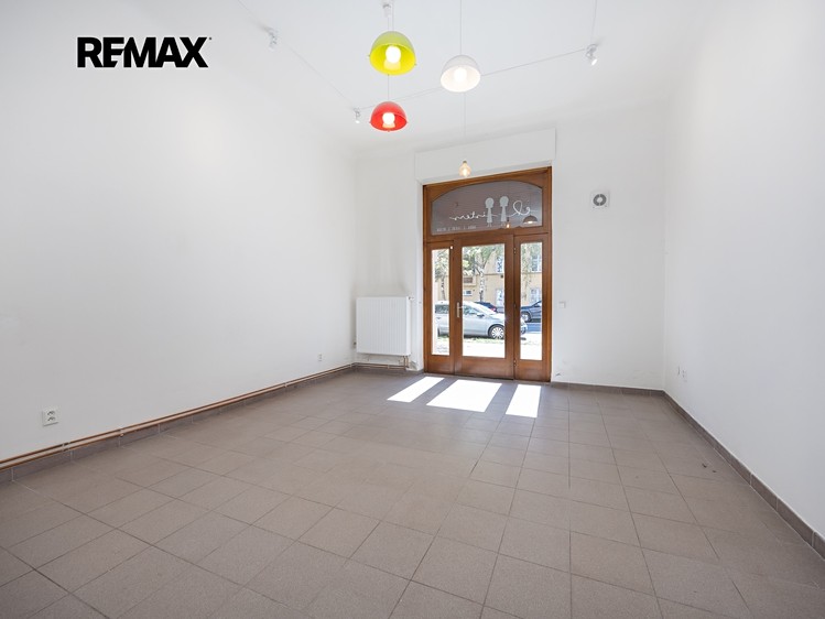 Pronájem obchodního prostoru 73 m² - foto 2