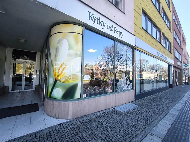 Pronájem obchodního prostoru 55 m² - foto 2