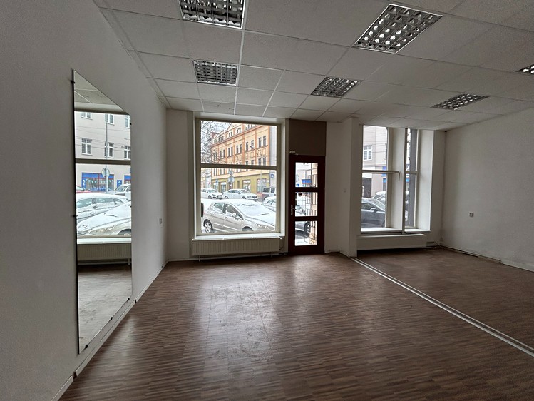 Pronájem obchodního prostoru 60 m² - foto 2
