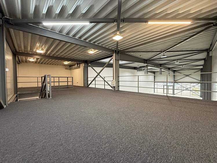 Pronájem obchodního prostoru 395 m² - foto 7