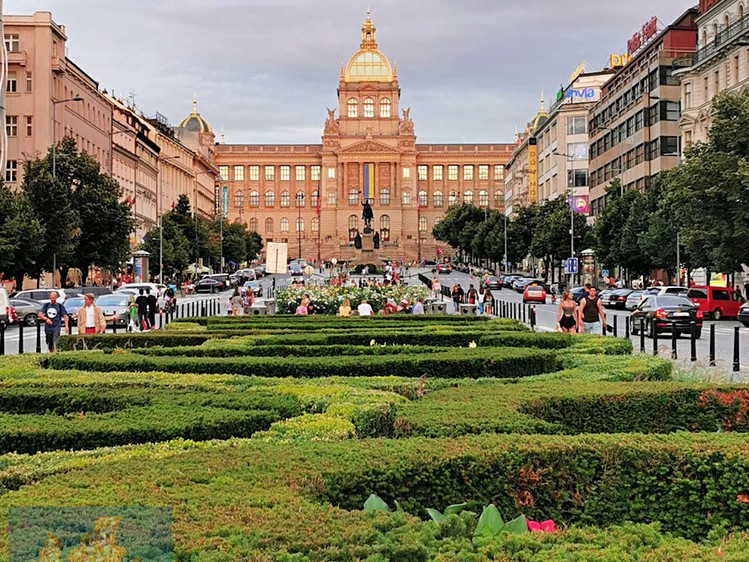 Pronájem obchodního prostoru 140 m² - foto 1