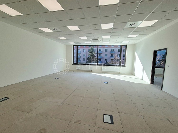Pronájem kanceláře 1 800 m² - foto 2