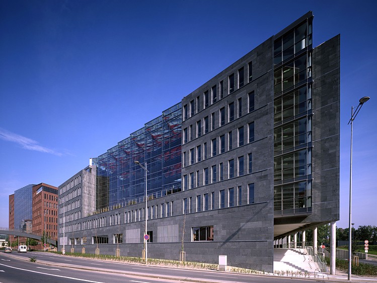 Pronájem kanceláře 1 500 m² - foto 1