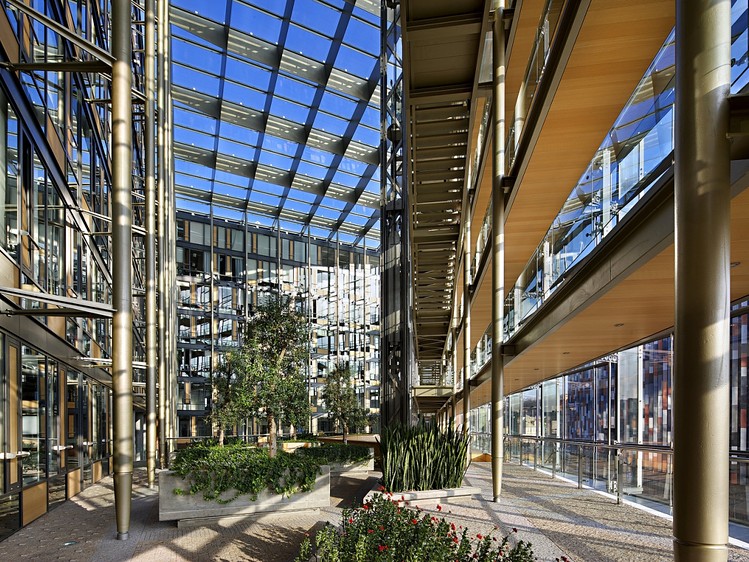Pronájem kanceláře 1 500 m² - foto 4