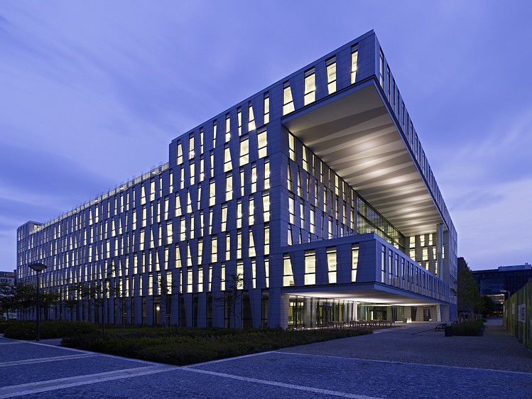 Pronájem kanceláře 440 m² - foto 2