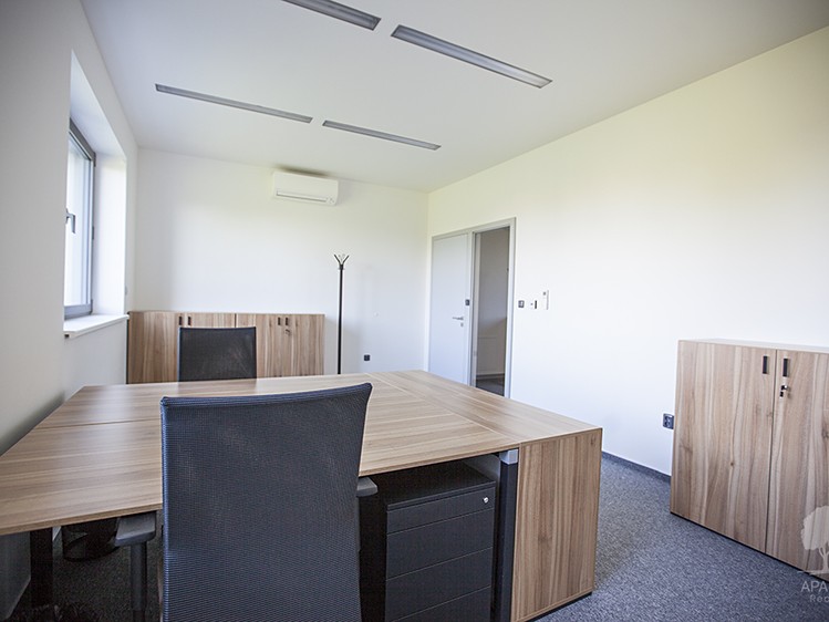 Pronájem kanceláře 43 m² - foto 2
