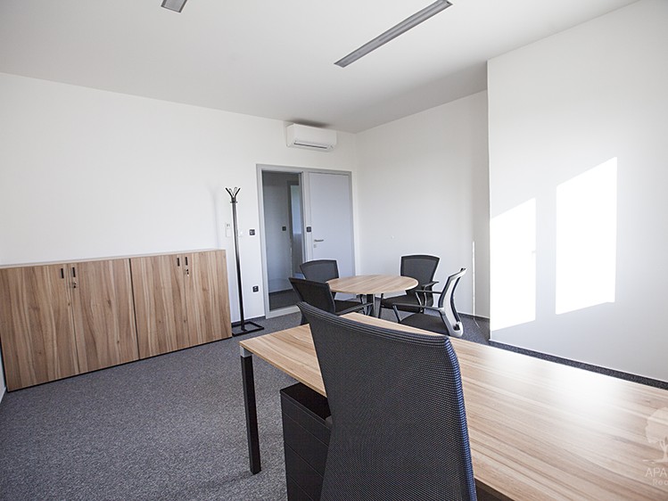 Pronájem kanceláře 43 m² - foto 4