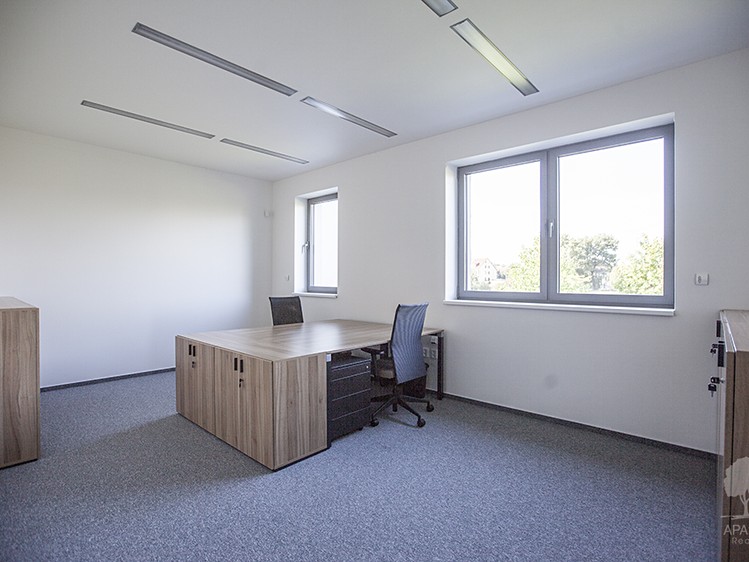 Pronájem kanceláře 43 m² - foto 1