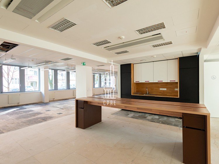Pronájem kanceláře 423 m² - foto 4