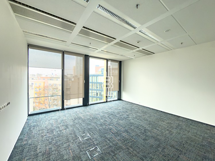 Pronájem kanceláře 392 m² - foto 4
