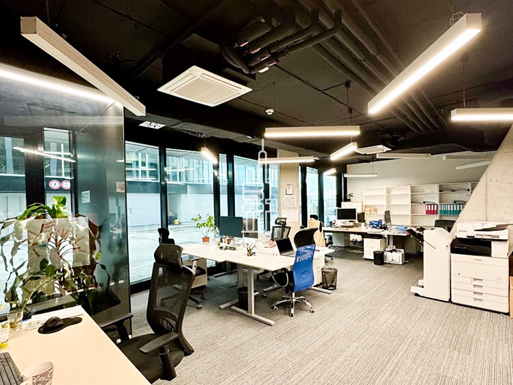 Pronájem kanceláře 195 m² - foto 8